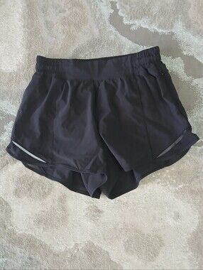 Lululemon Hotty Hot Short Long 4"